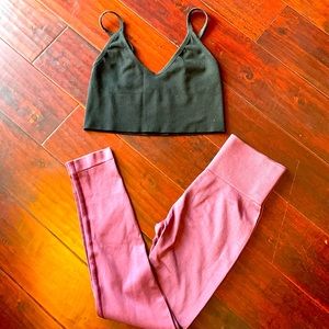 Legging and top out fit for working out. Size small nwot.. quality material🛍